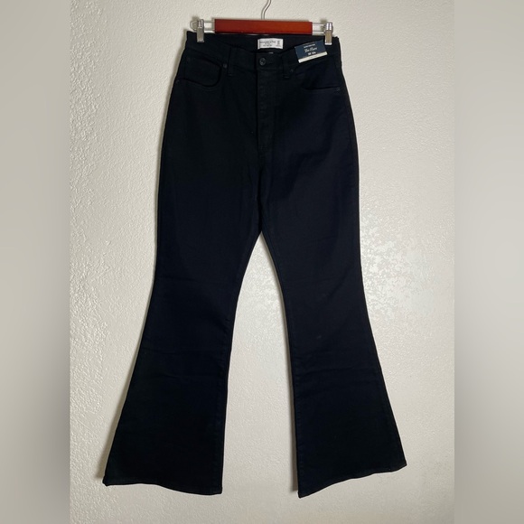 NWT Abercrombie & Fitch Ultra High Rise Flare Jeans in Black Size 30 Regular - Picture 5 of 8